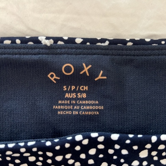 Blue and White Dotted Roxy Bikini Set - Size Small - Excellent condition - Picture 3 of 12